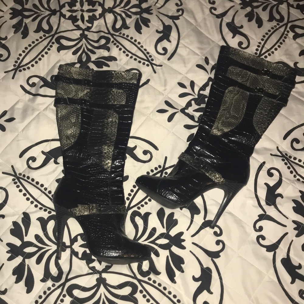 👠Stiletto knee-high snake skin shoes